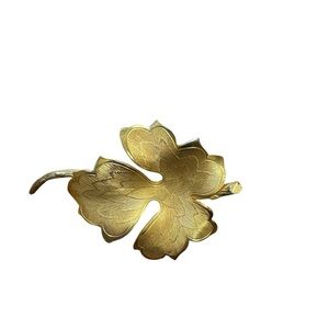 Chic Gold Leaf Brooch